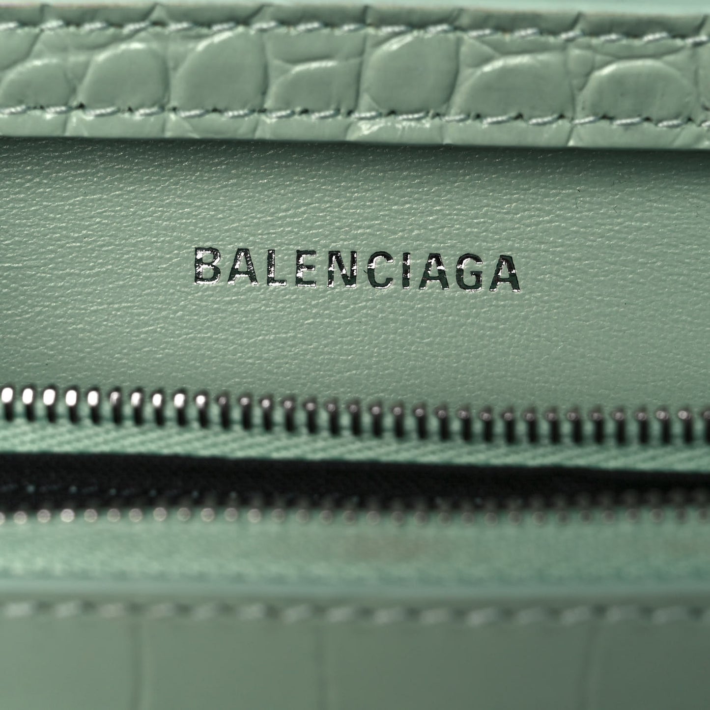 Shiny Calfskin Crocodile Embossed Hourglass Chain Bag Light Green