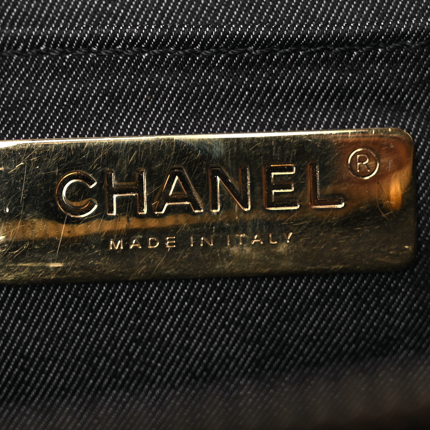 大人気❣️CHANELゴールドロゴ ケース ノベルティ ラスト一点♡ Chanel Lambskin Timeless Vanity Cosmetic Case Black 1859522