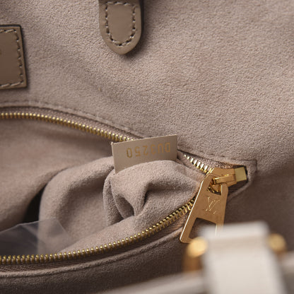 Louis Vuitton Empreinte Monogram Giant Onthego MM Tourterelle Creme 8 of 11