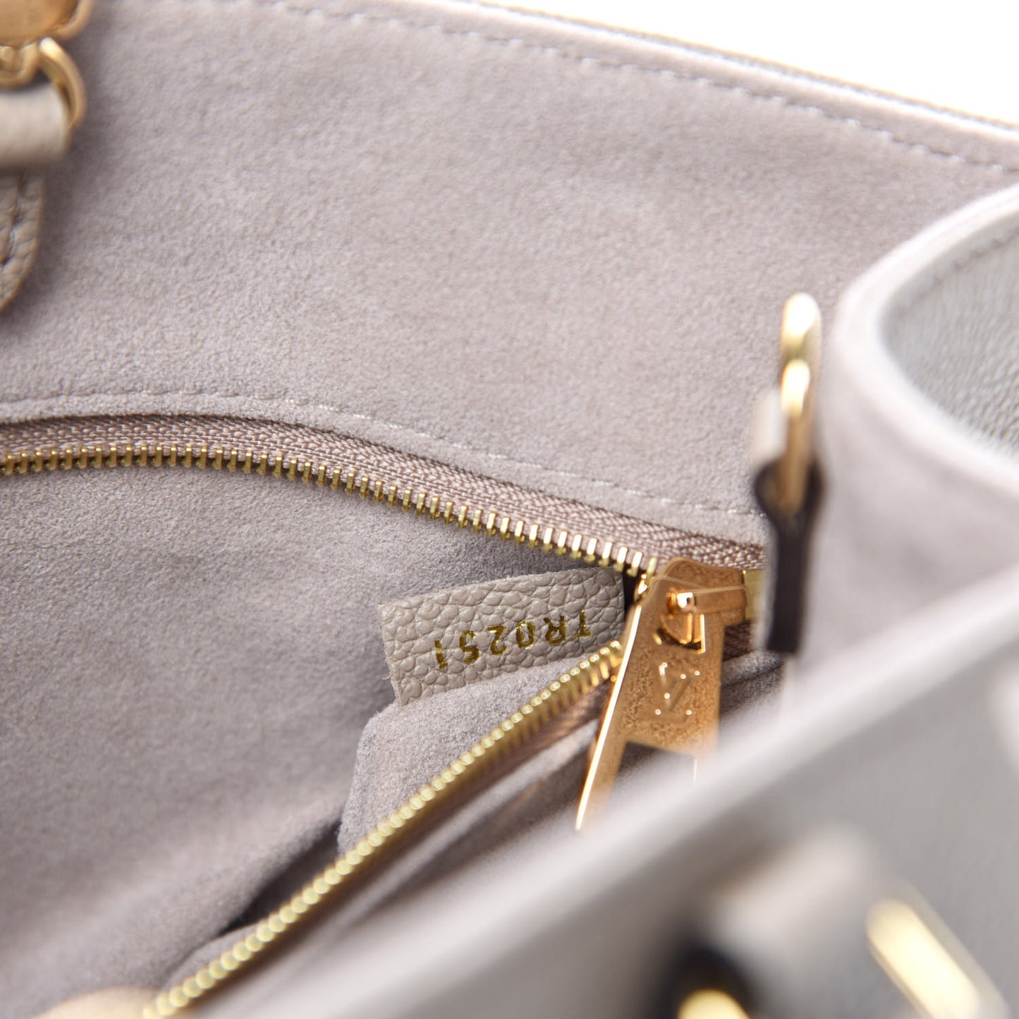 Empreinte Monogram Giant Onthego PM Tourterelle Creme