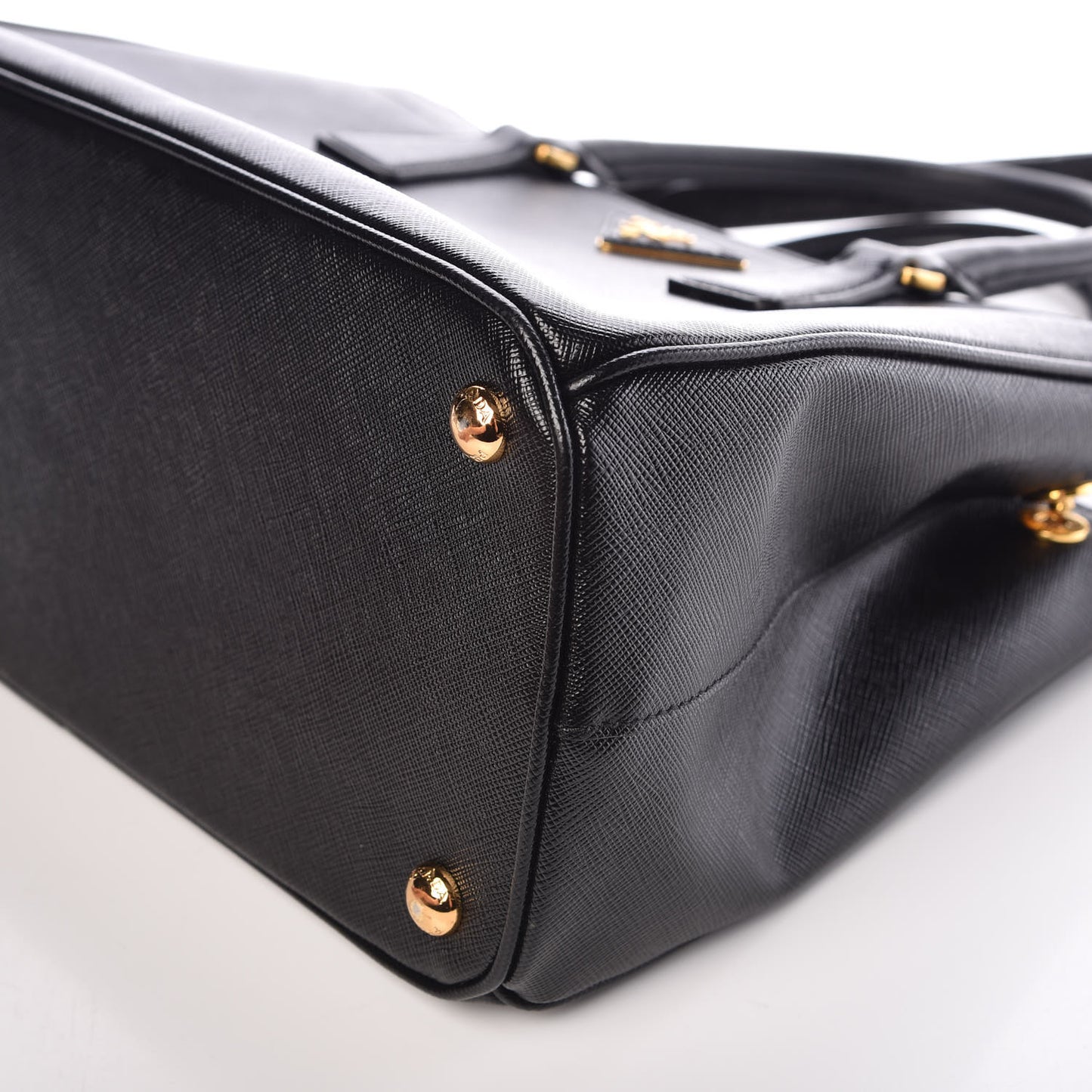 Saffiano Medium Galleria Double Zip Tote Black