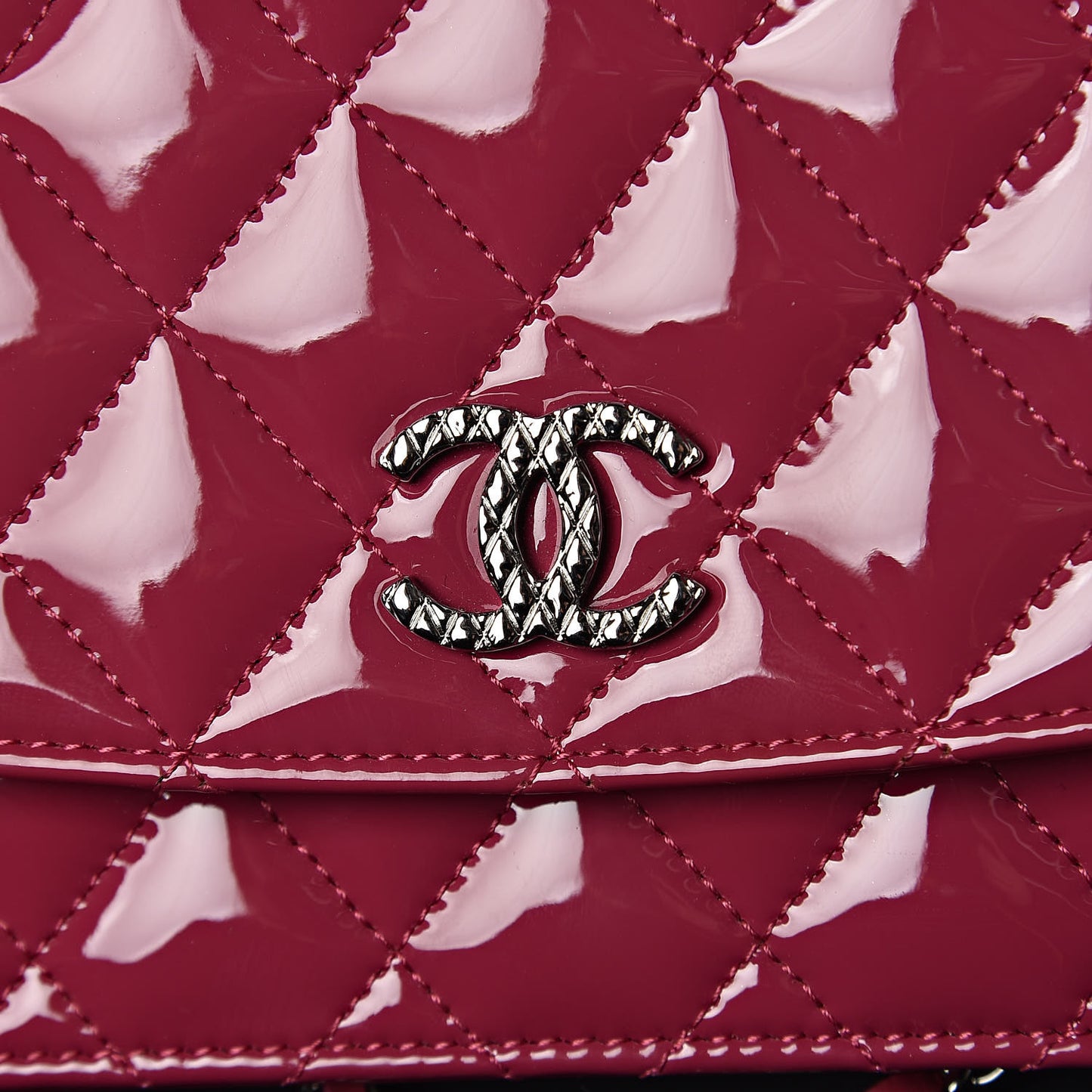 Patent Quilted Brilliant Wallet On Chain WOC Dark Pink