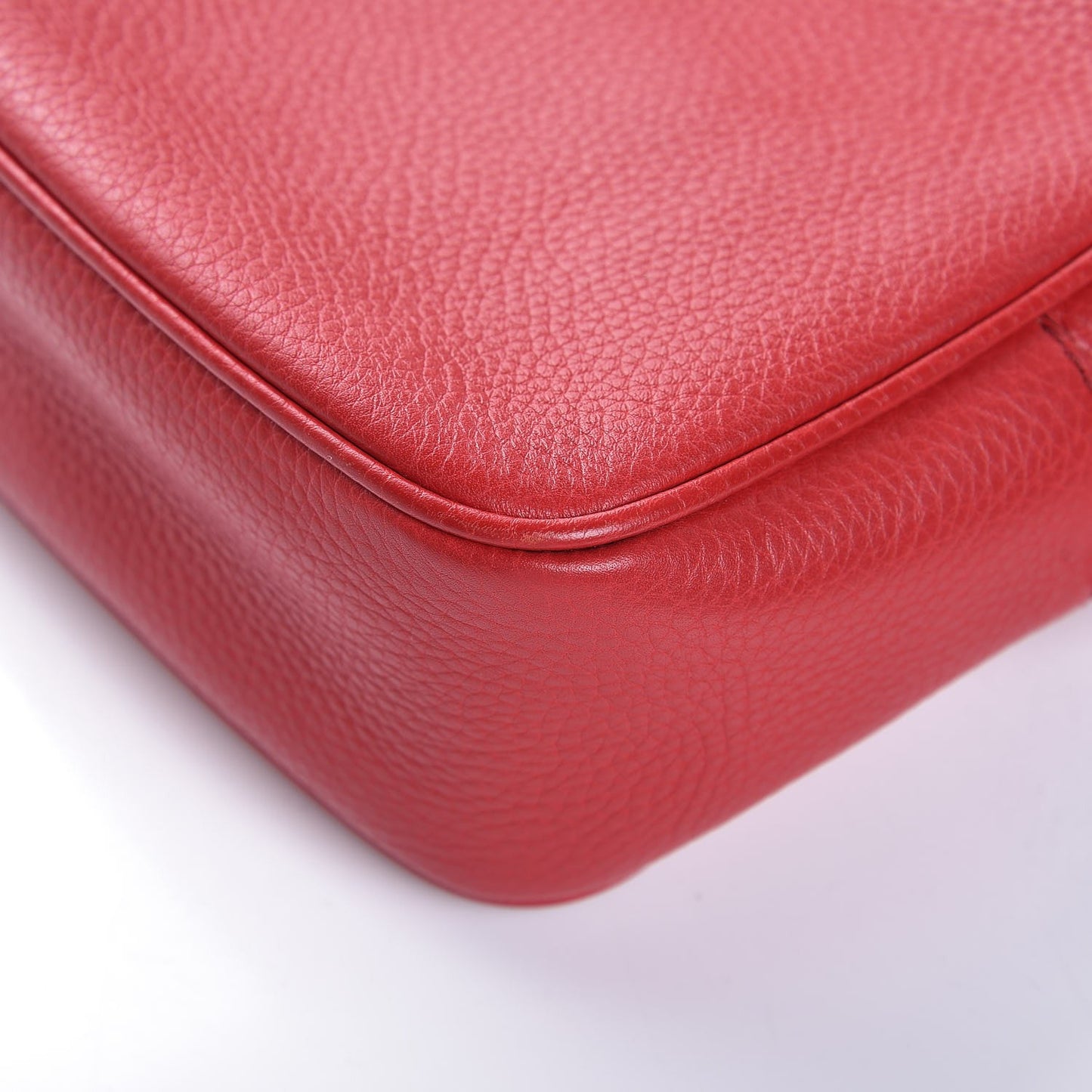Pebbled Calfskin Small Soho Disco Bag Tabasco Red