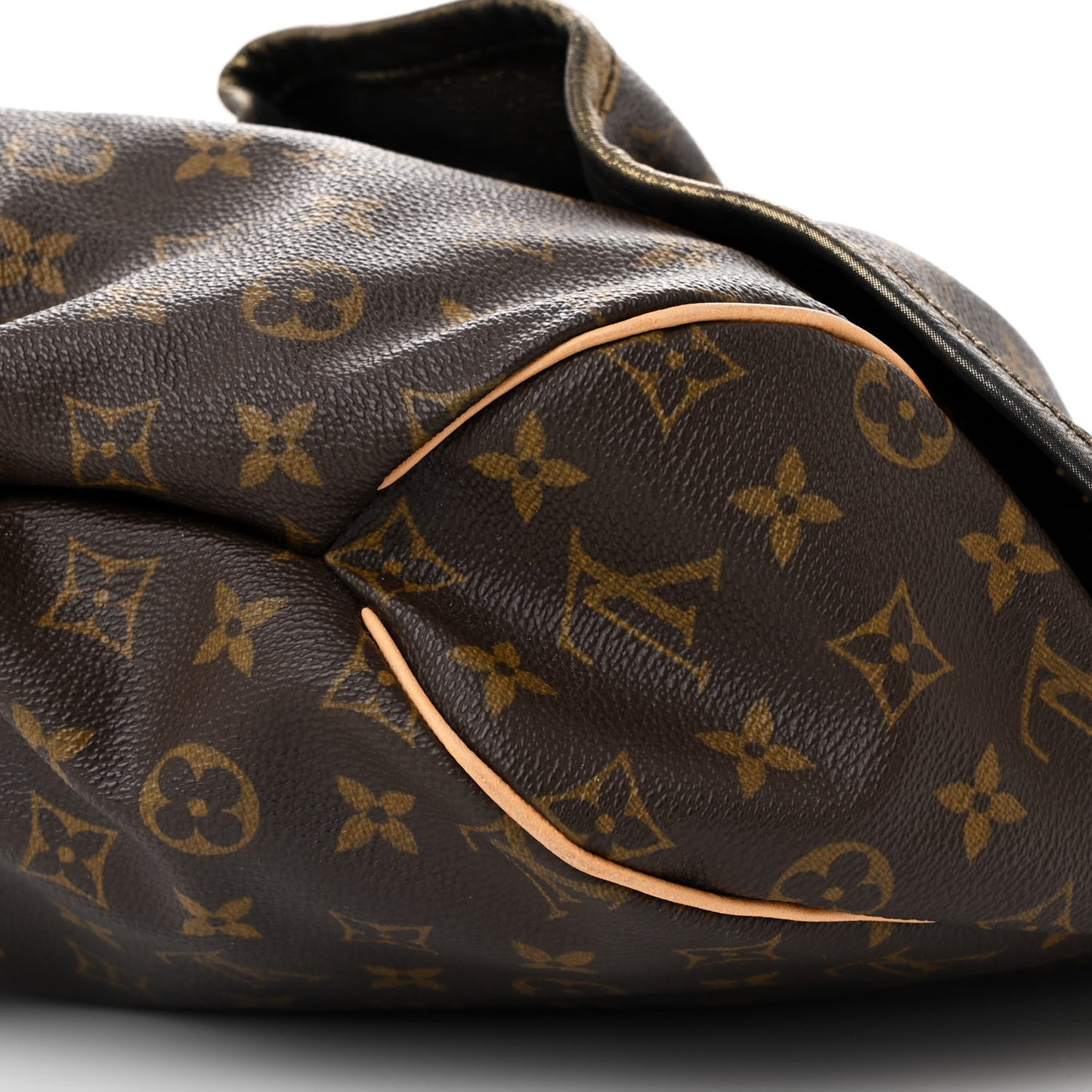 Monogram Kalahari GM