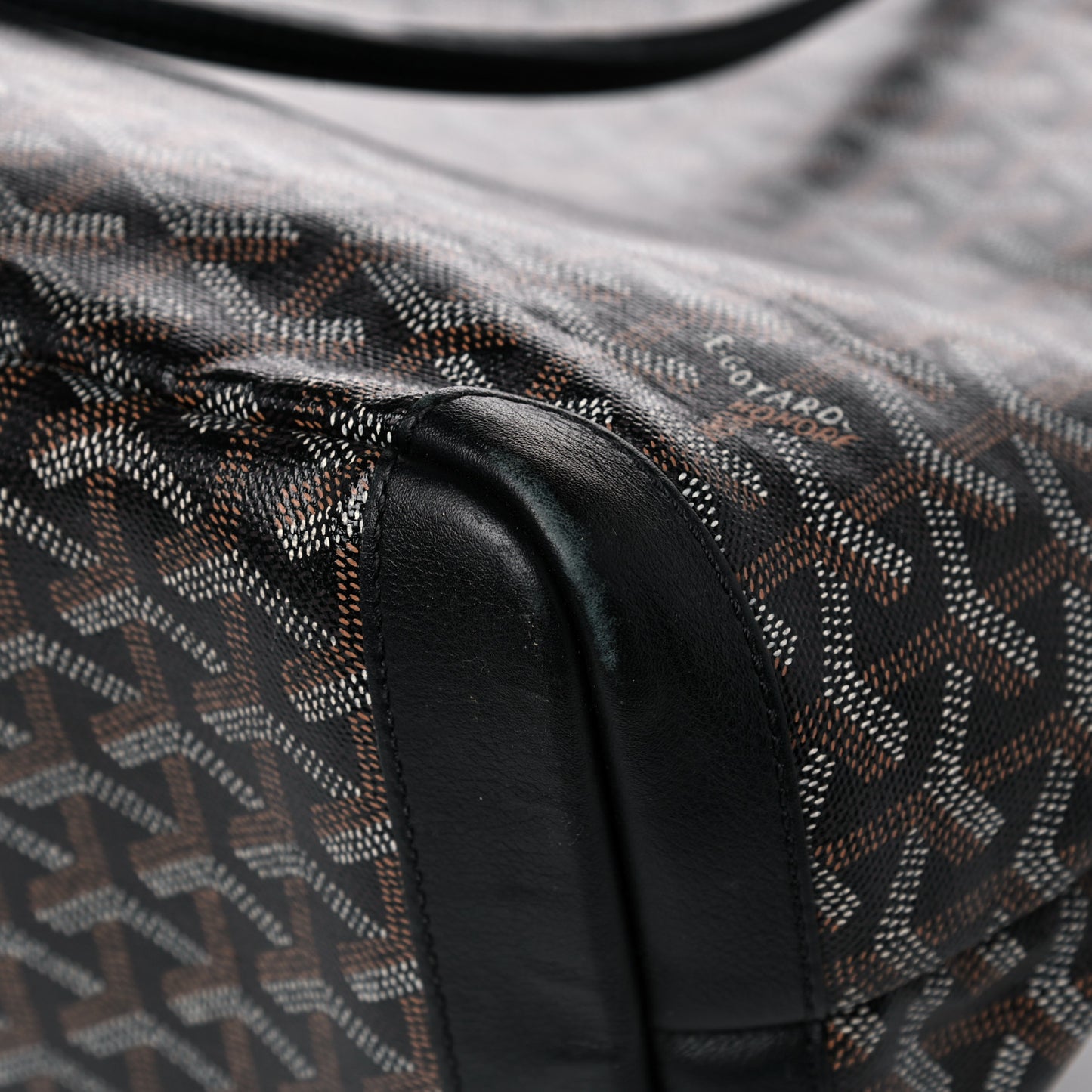 Goyardine Artois PM Black