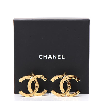 Chanel Metal Large Paris Button Earrings Gold 5 of 5