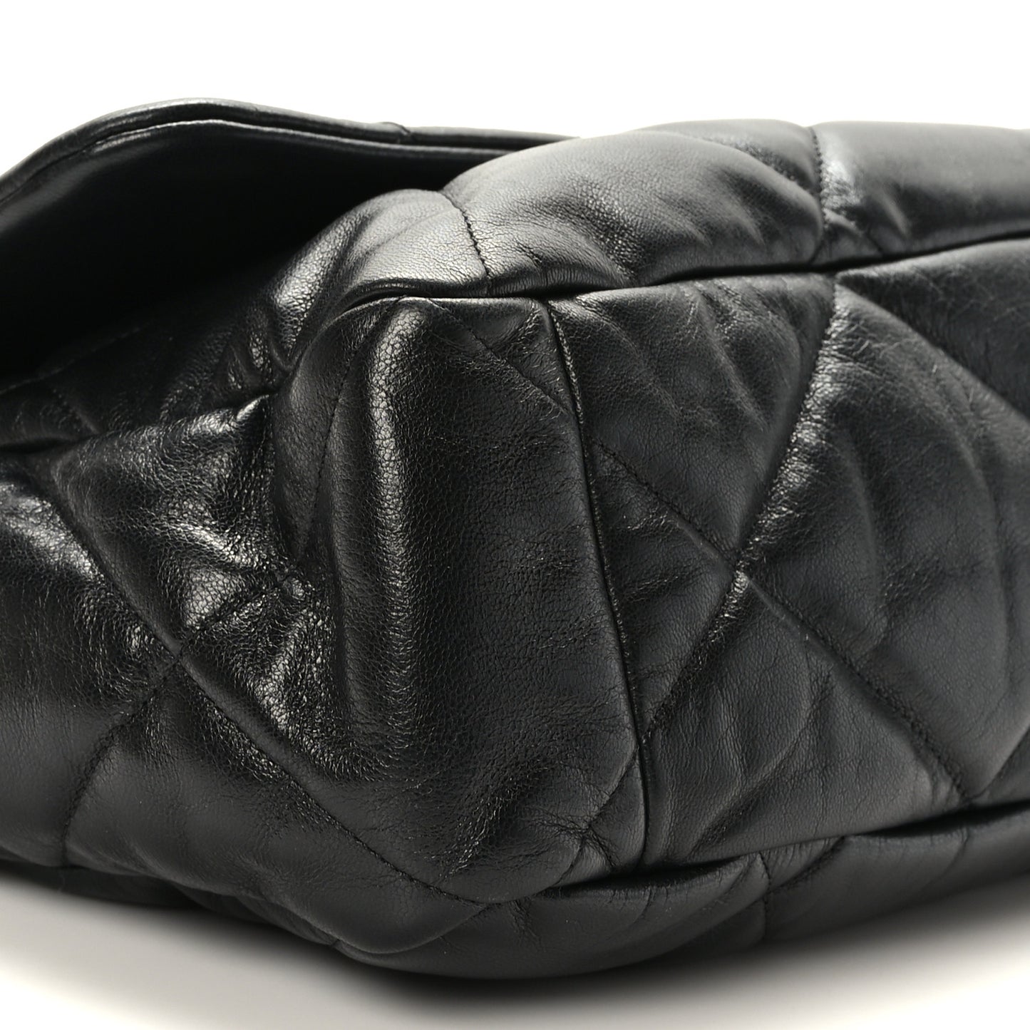 Lambskin Quilted Maxi Chanel 19 Flap Black
