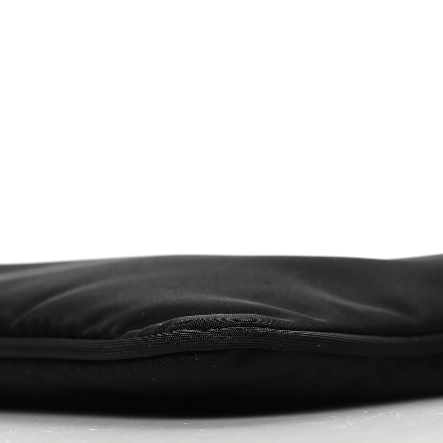 Re-Nylon Vela Pouch Black