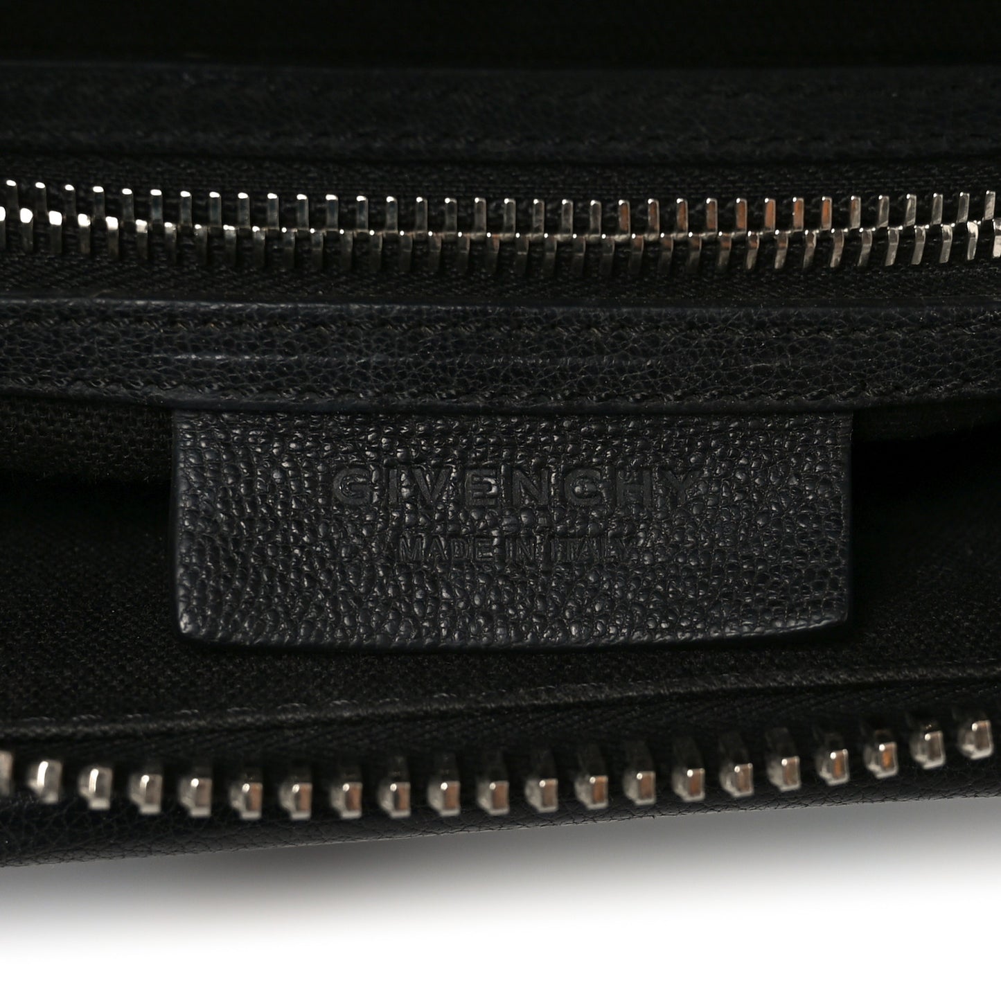 Sugar Goatskin Medium Antigona Black