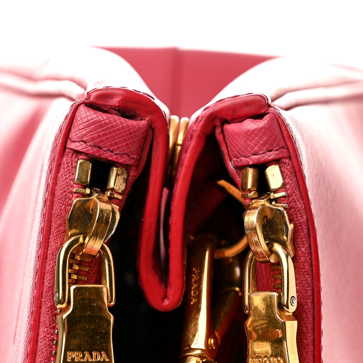 Saffiano Medium Galleria Double Zip Tote Peonia