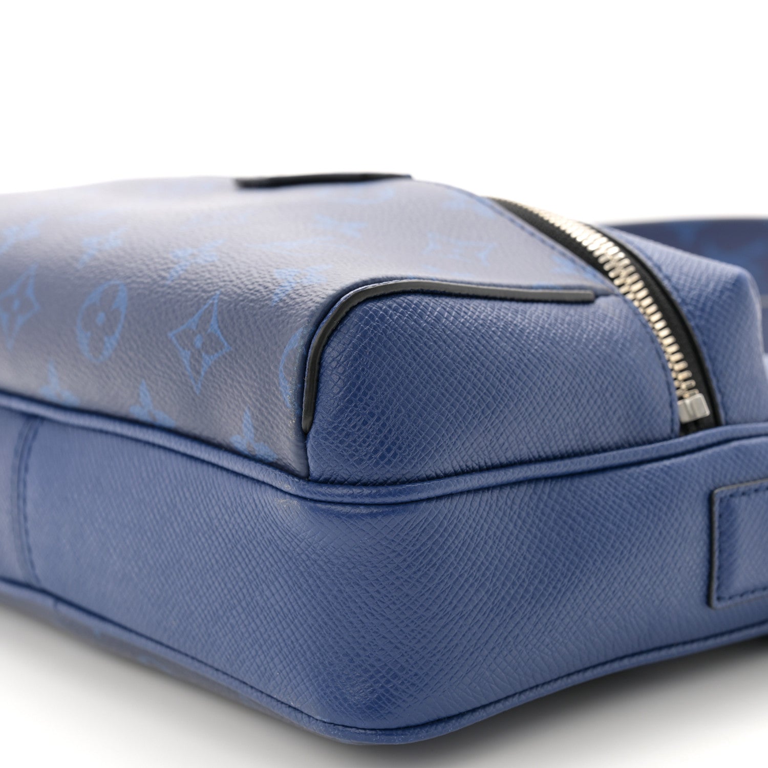 Louis Vuitton Taiga Monogram Outdoor Messenger Cobalt 10 of 12