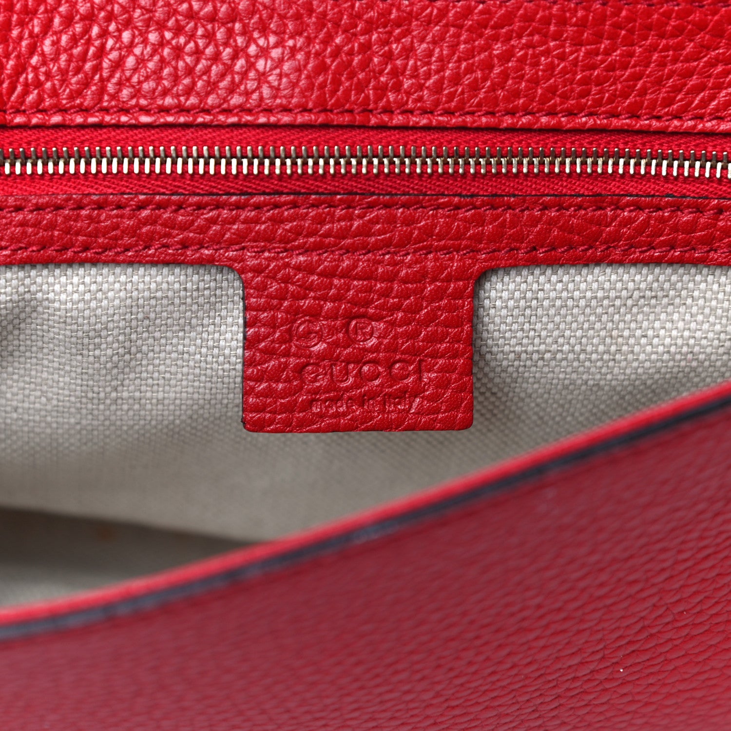 Gucci Pebbled Calfskin Medium Soho Flap Crossbody Vibrant Red 5 of 14