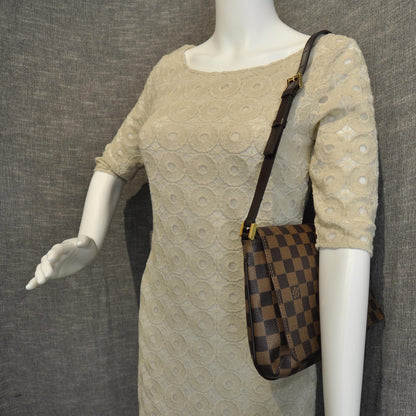 Louis Vuitton Damier Musette Tango 2 of 8