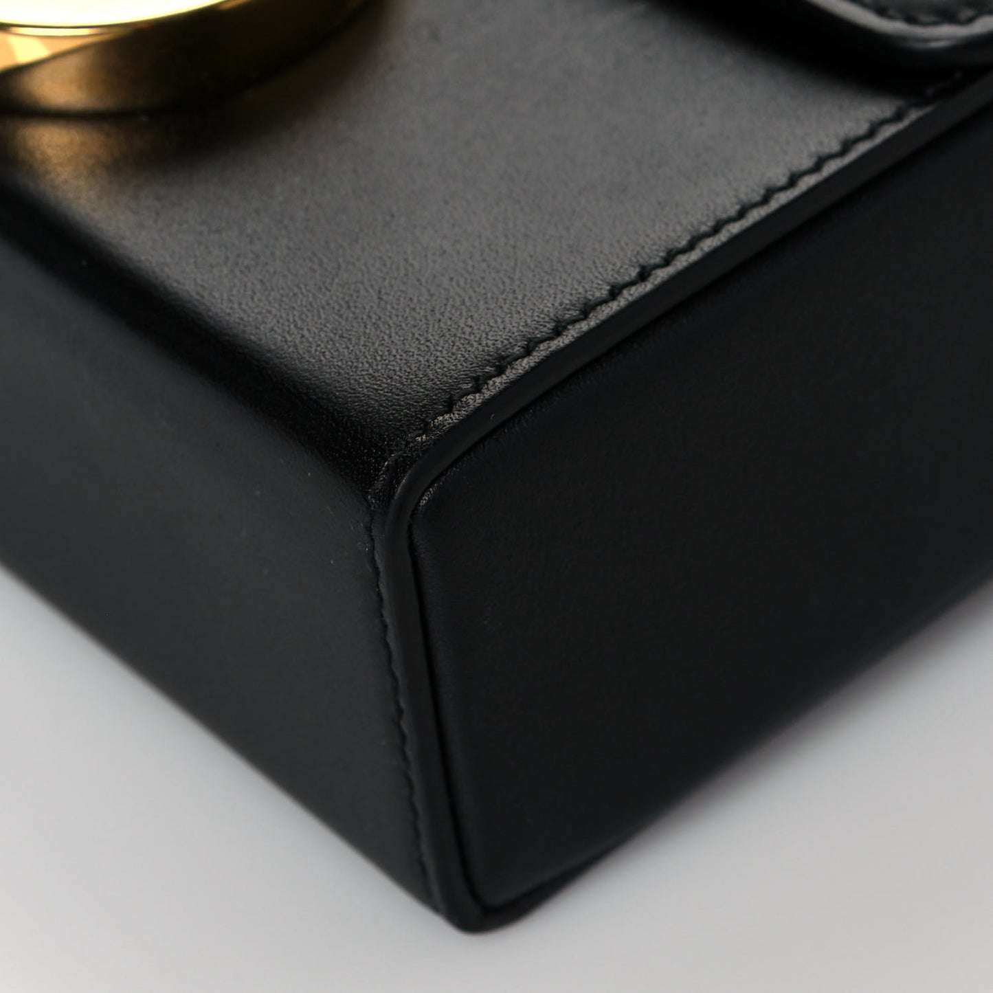 Box Calfskin 30 Montaigne Box Bag Black