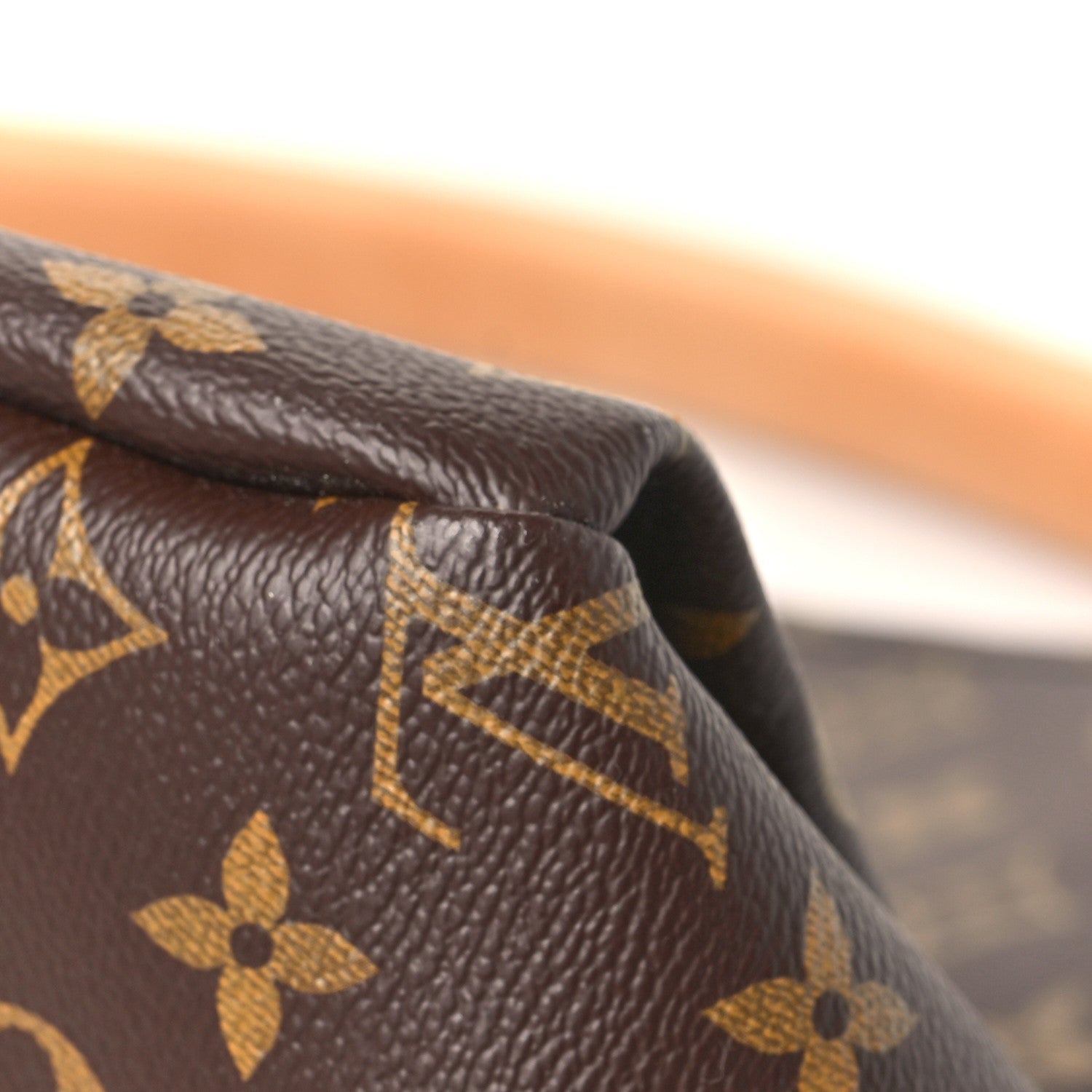 Louis Vuitton Monogram Artsy MM 9 of 11