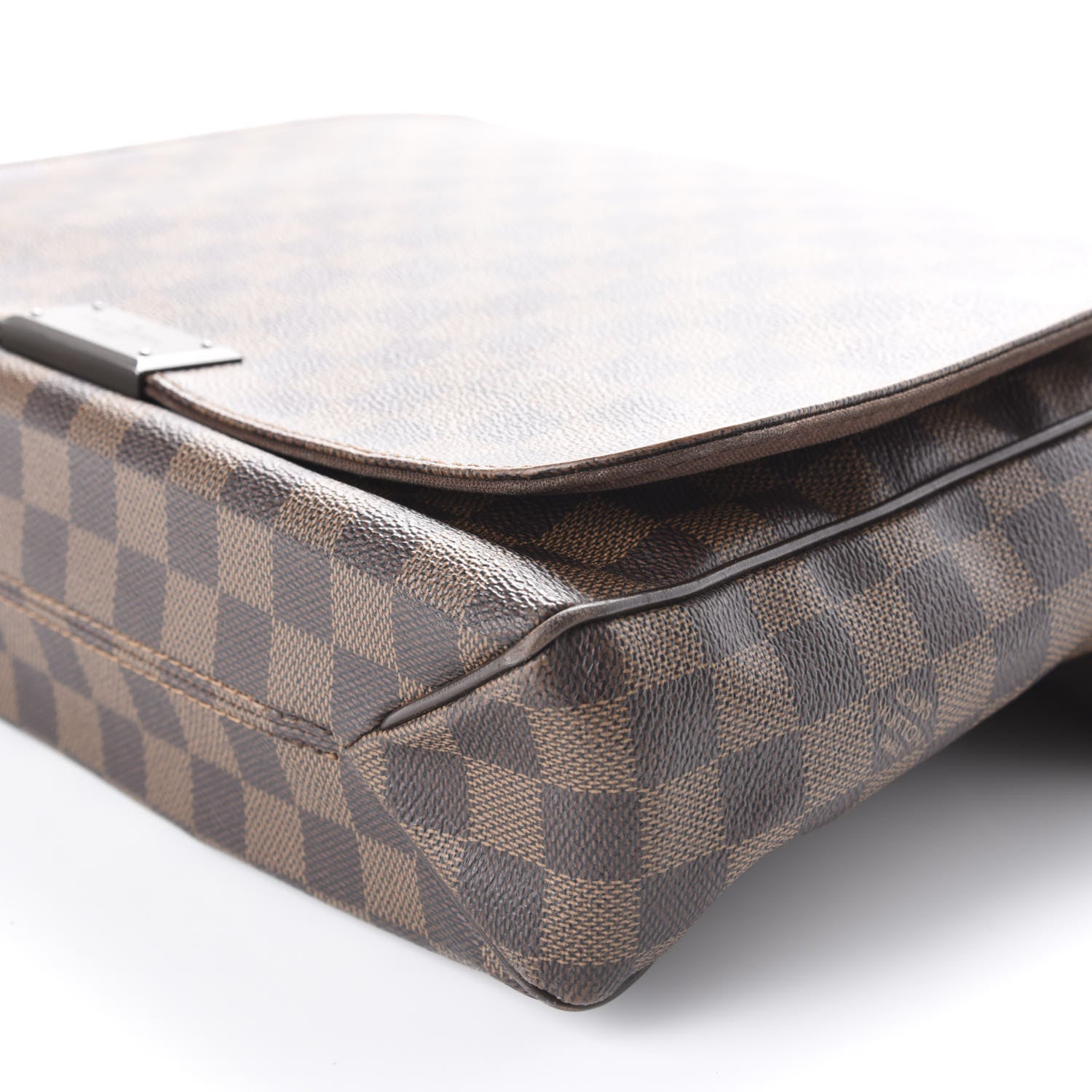 Louis Vuitton Damier Ebene District MM 10 of 10
