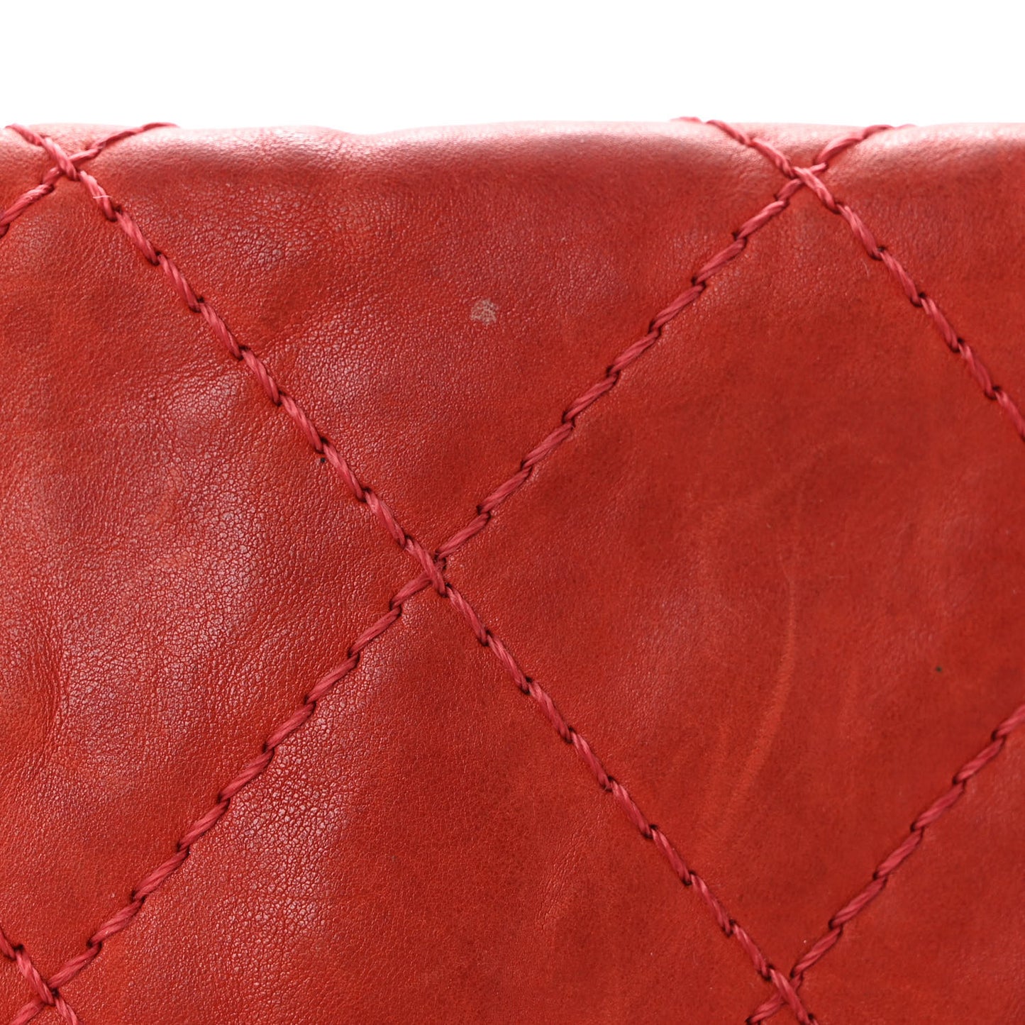 Grained Calfskin Medium Natural Beauty Flap Red