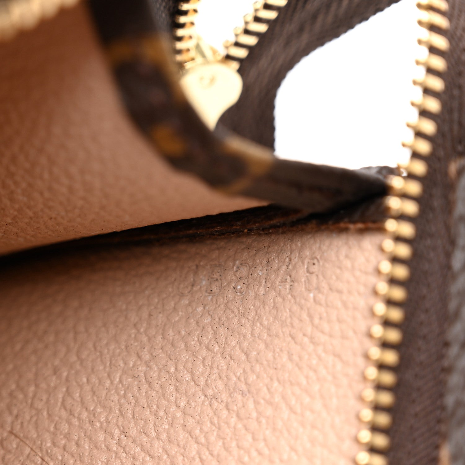Louis Vuitton Monogram Toiletry Pouch 19 6 of 7