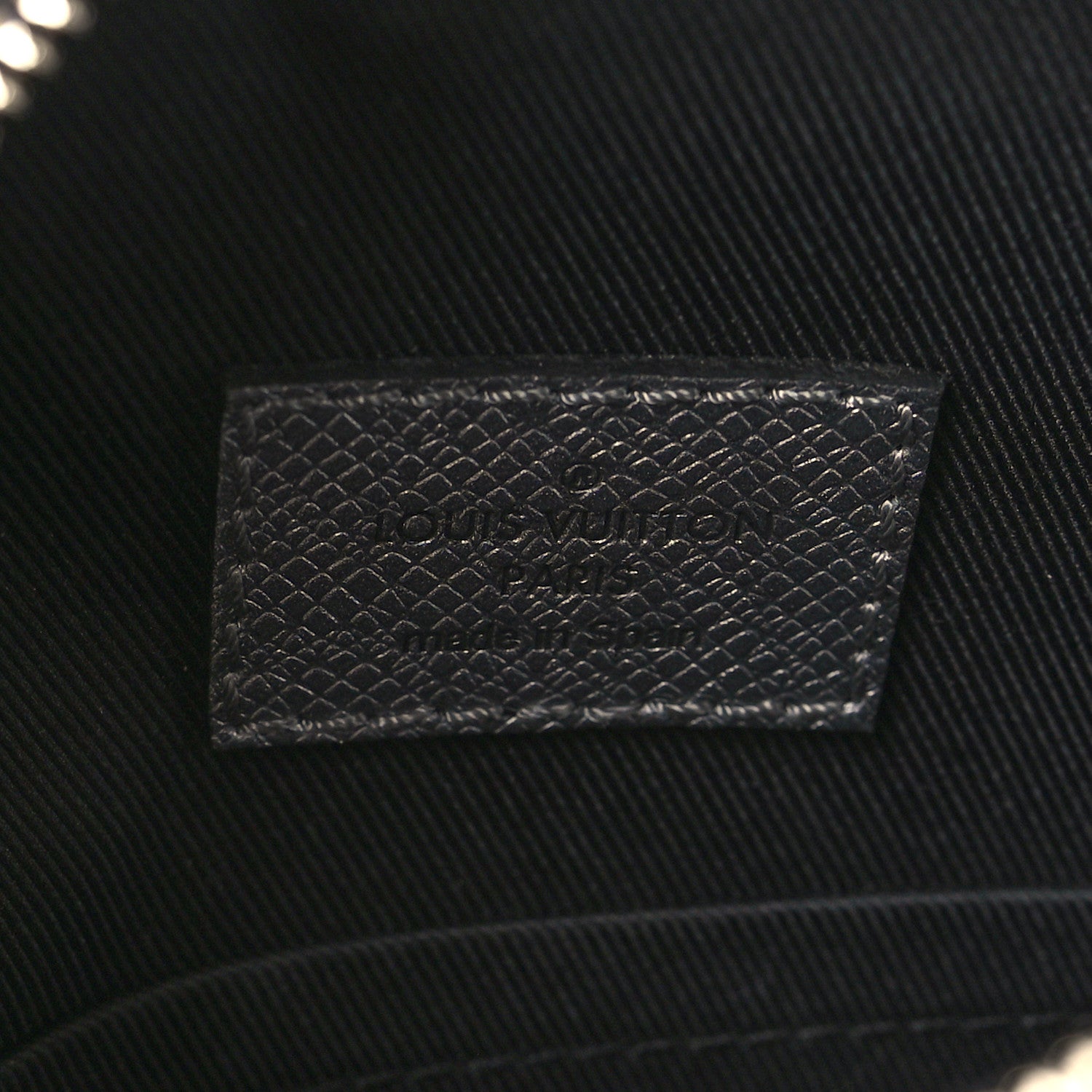 Louis Vuitton Taigarama Outdoor Slingbag Gunmetal Silver 7 of 9