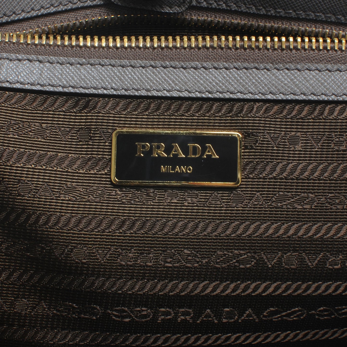 Saffiano Lux Tote Argilla