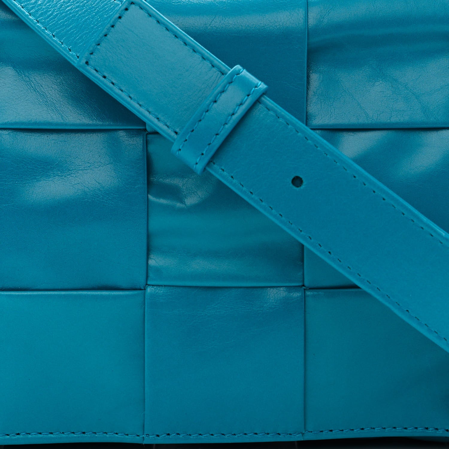 Bottega Veneta Paper Calfskin Maxi Intreccio Cassette Crossbody Bag Blaster 8 of 10