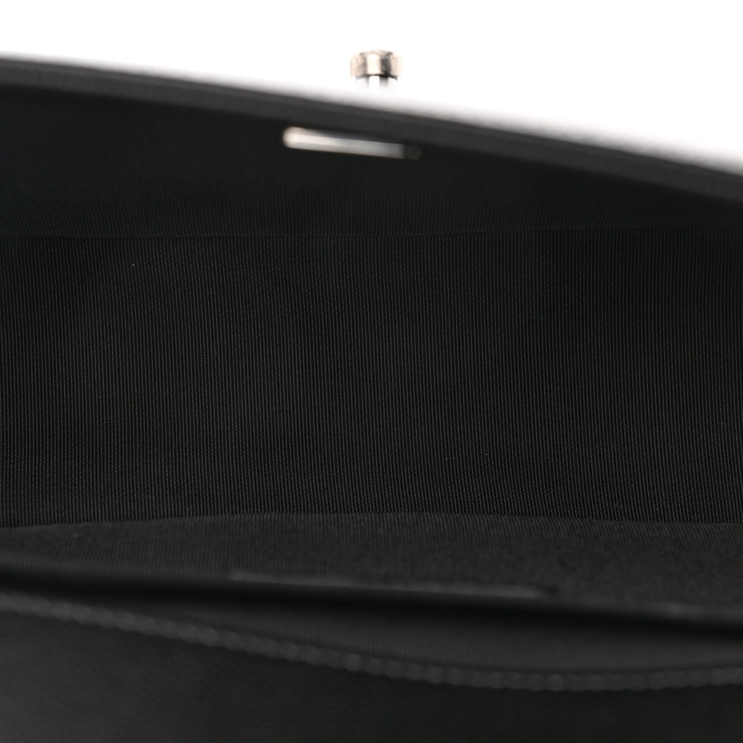 Caviar Quilted Medium Boy Flap Black