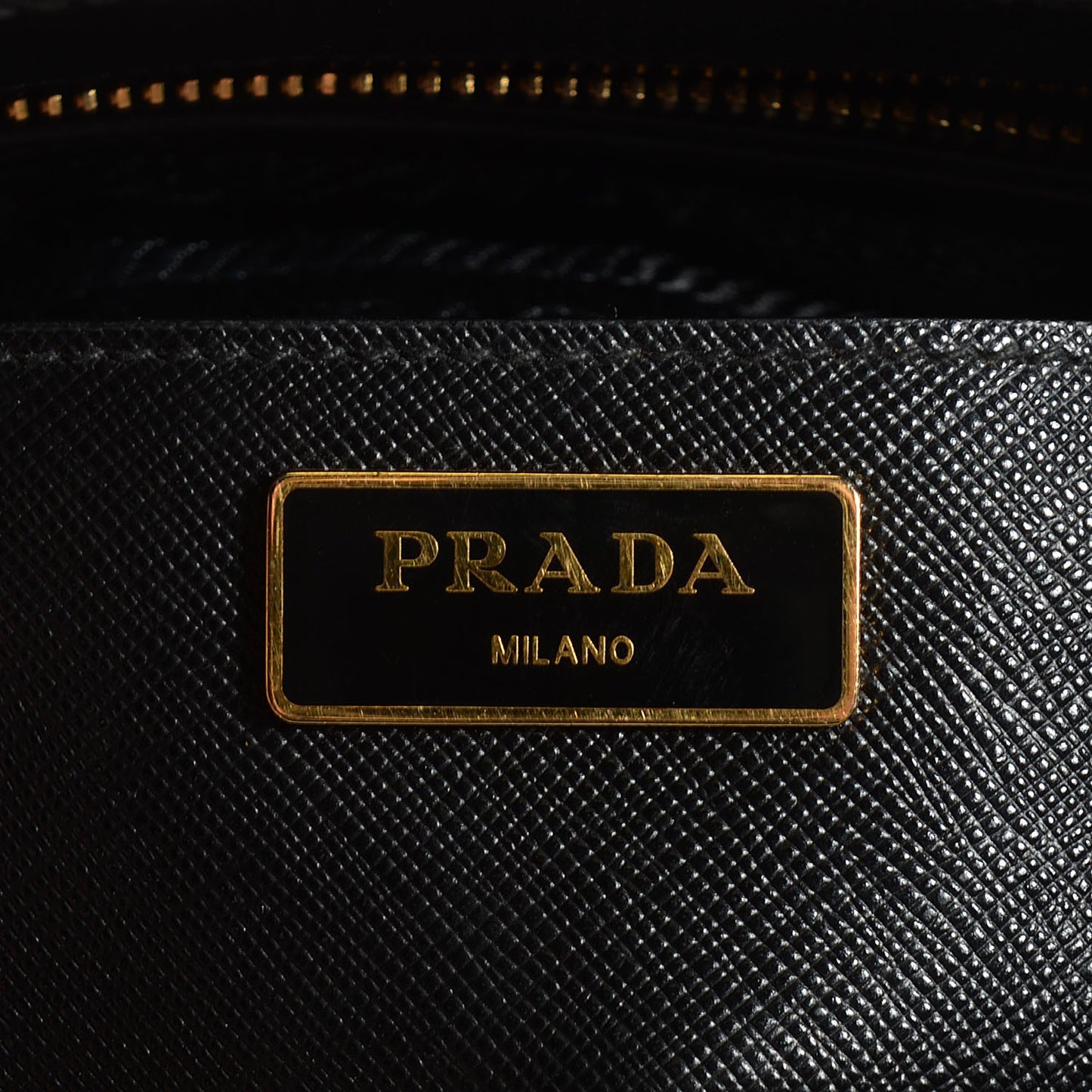 Saffiano Lux Medium Double Zip Tote Nero Black