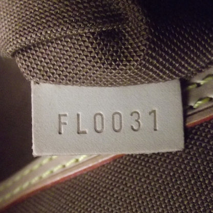 Louis Vuitton Monogram Alma 8 of 9