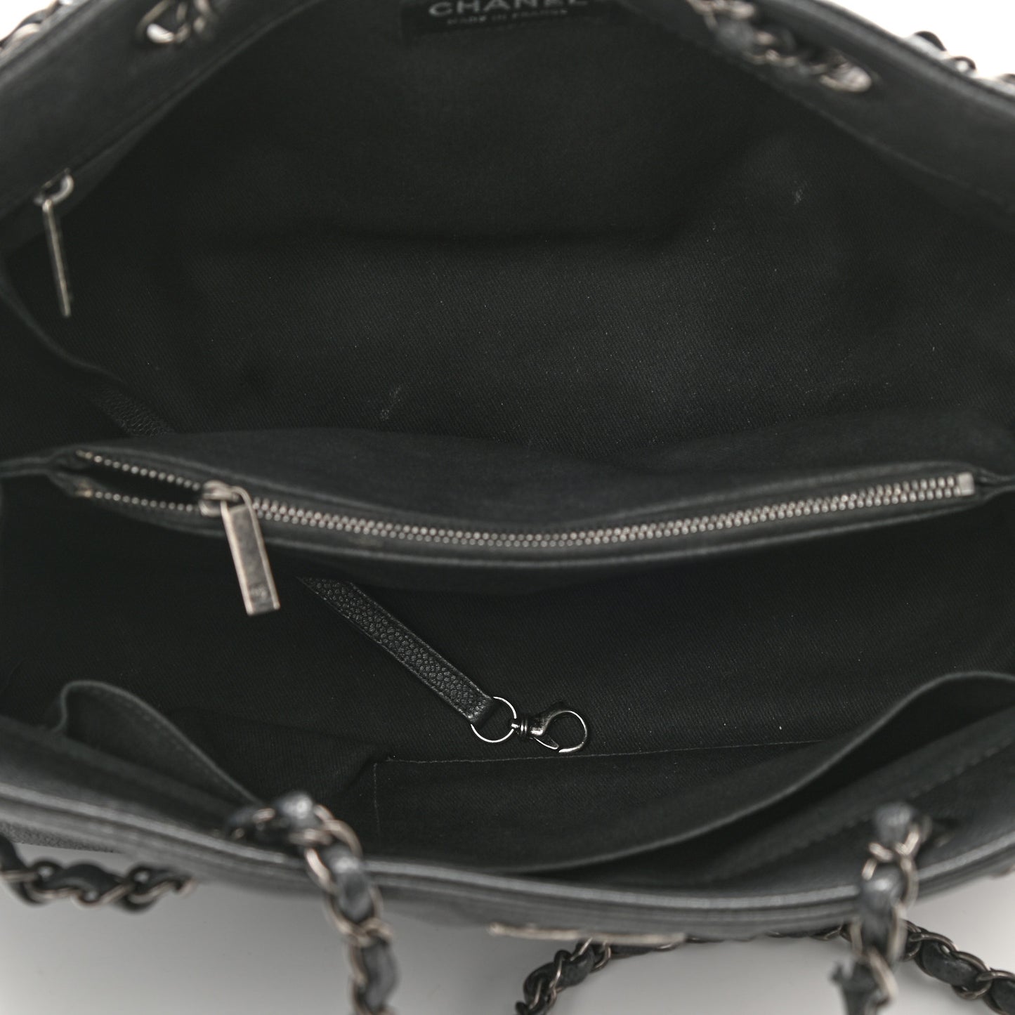 Grained Calfskin Woven Chain Medium Shopping Tote Black