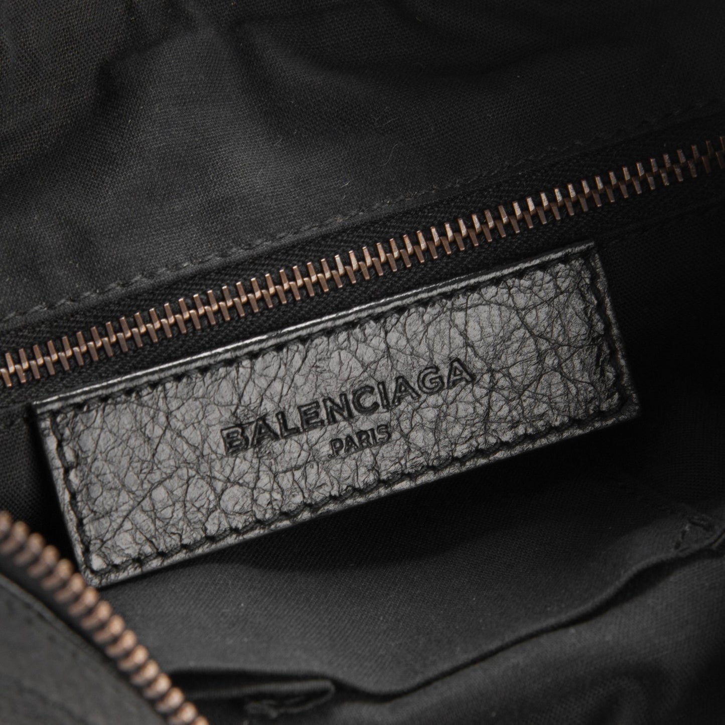 Agneau Classic Hardware Flat Crossbody Black
