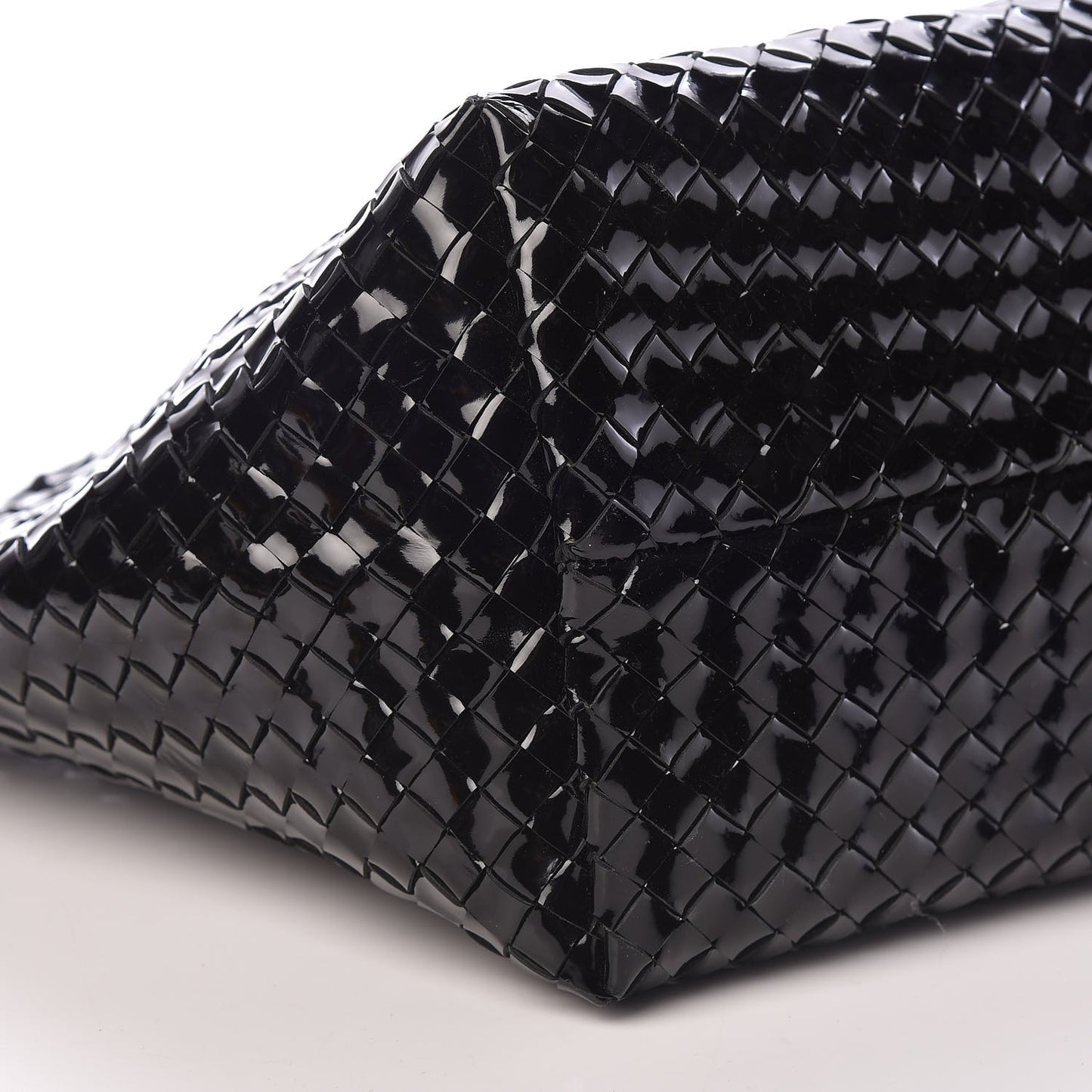 Spazzolato Nappa Intrecciato Medium Moon Cabat Black
