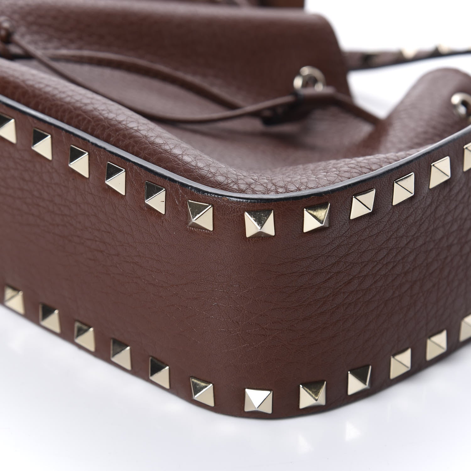 Valentino Garavani Grained Calfskin Rockstud Bucket Bag Light Brown 7 of 10