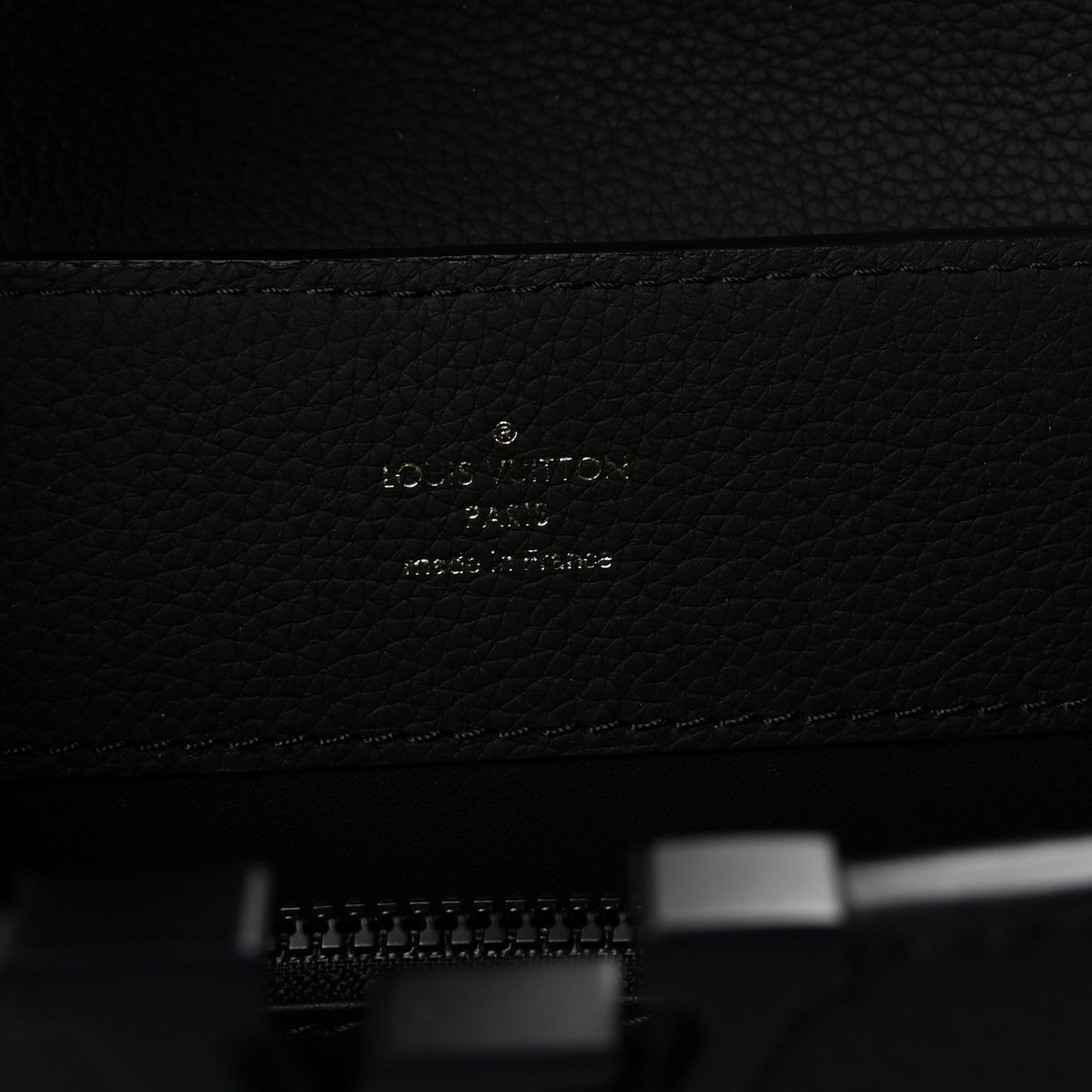 Taurillon Capucines East West MM Matte Black