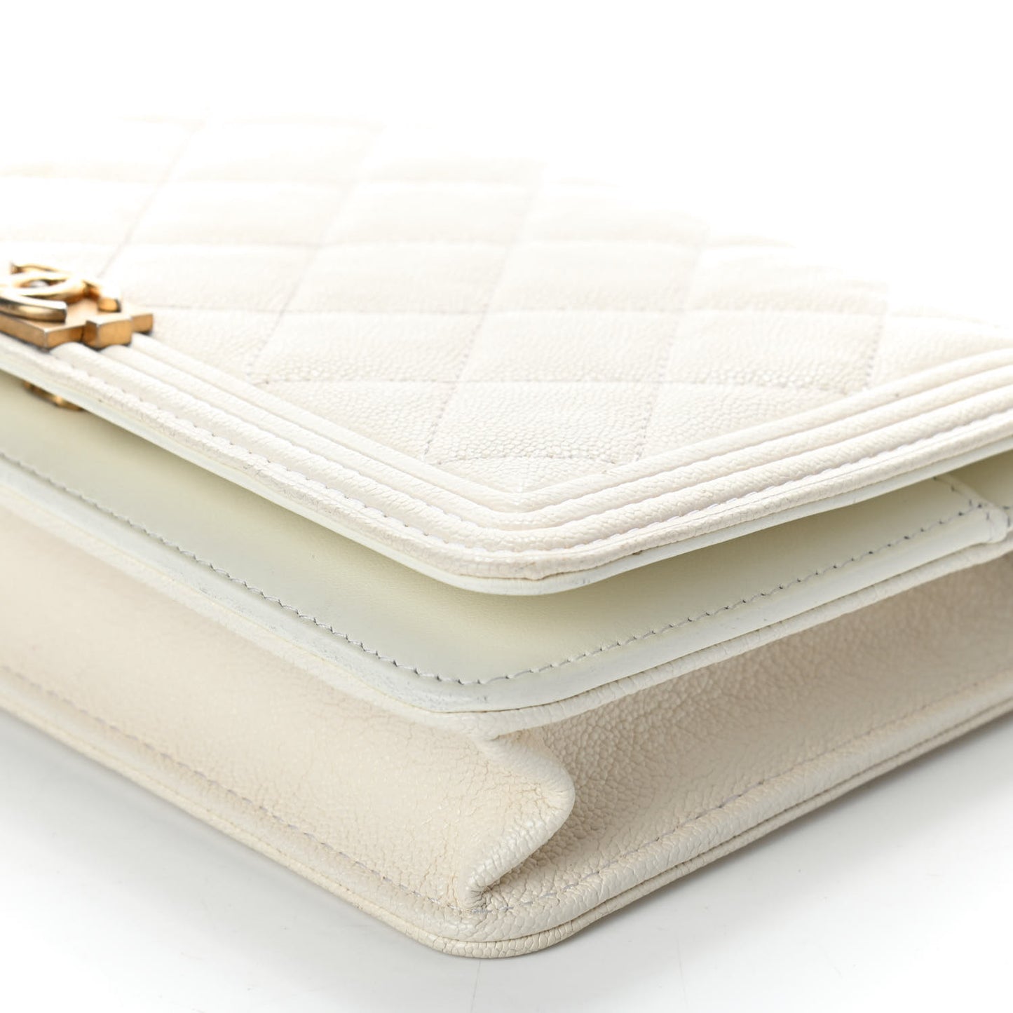 Caviar Quilted Boy Wallet On Chain WOC White