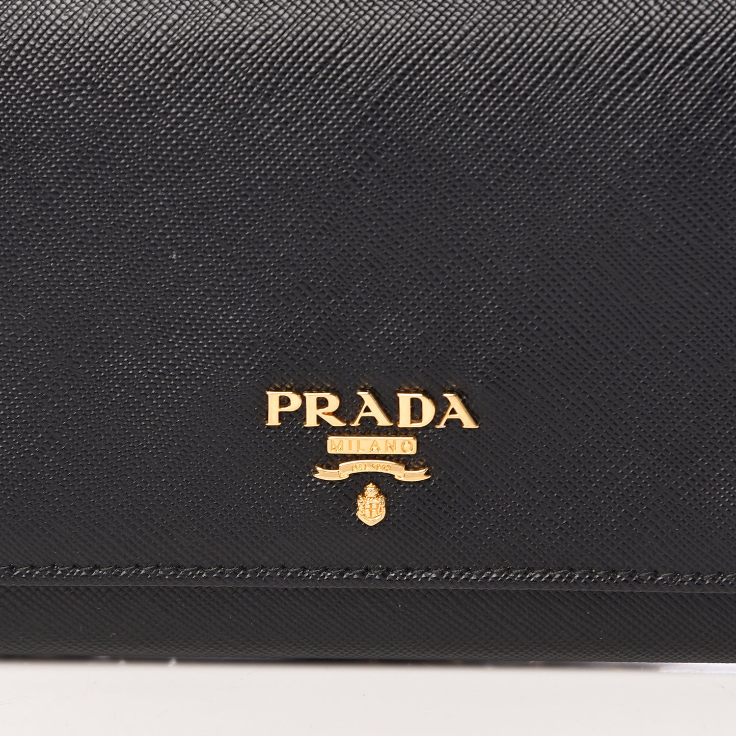 Saffiano Metal Oro Chain Wallet Black