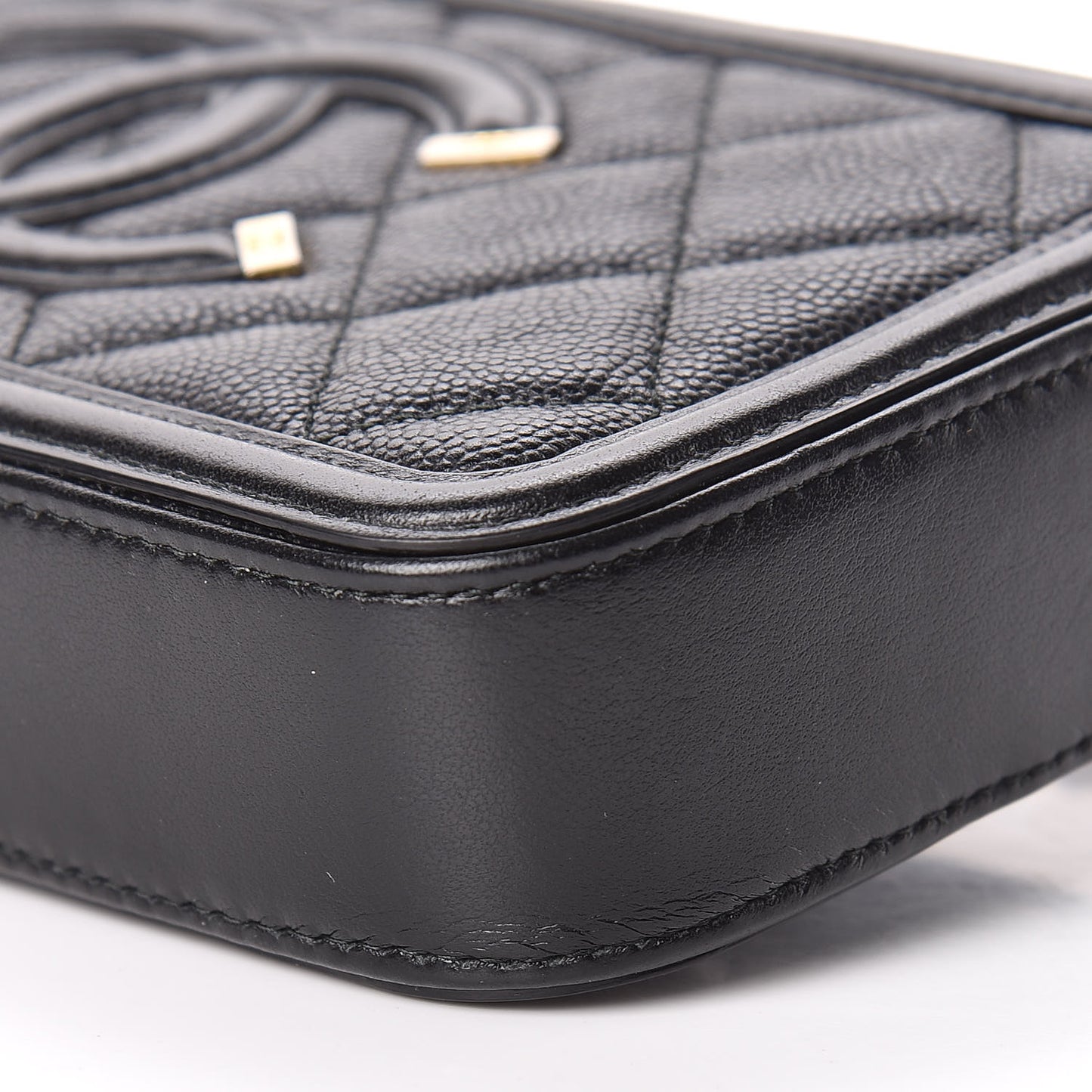 Caviar Quilted CC Filigree Clutch With Chain Black