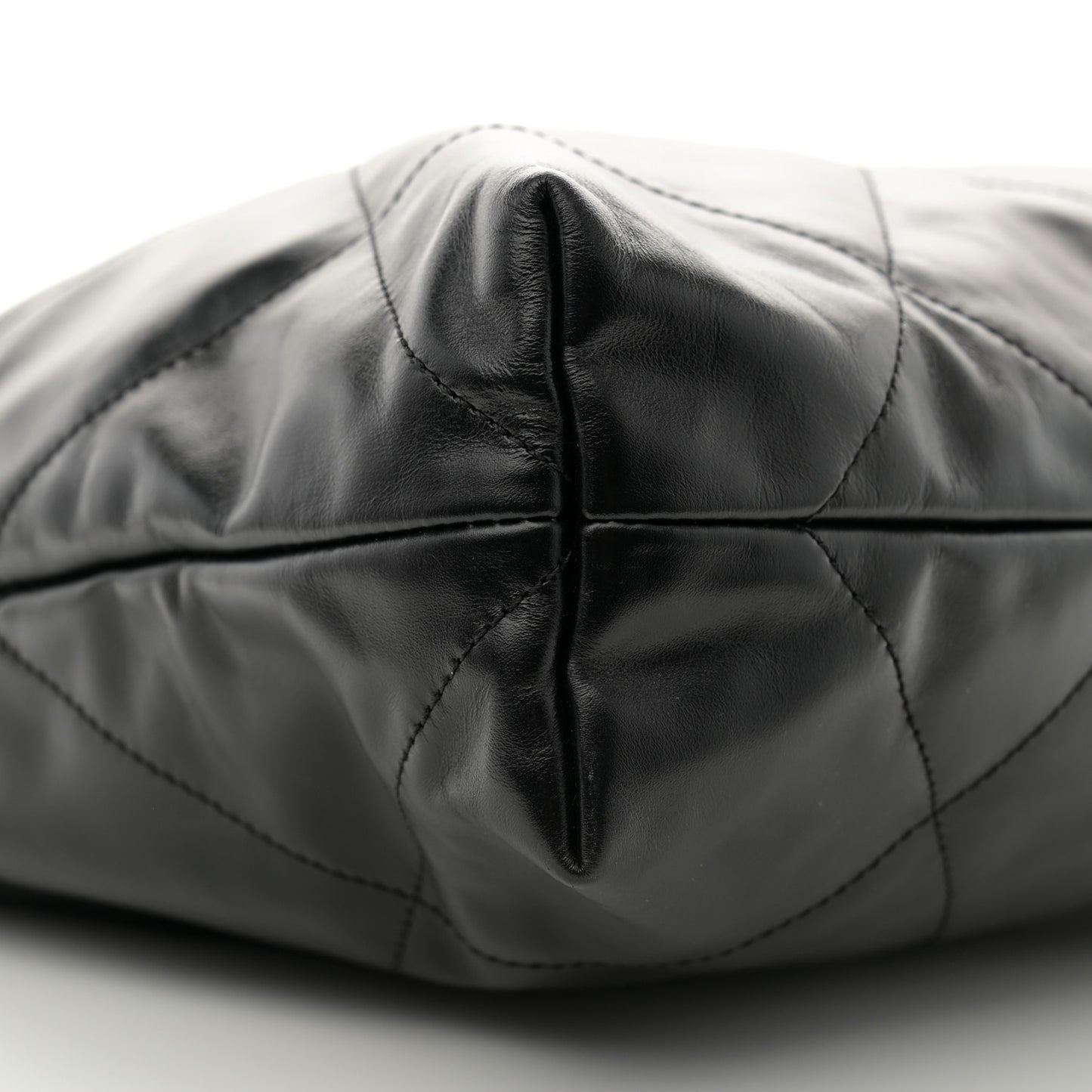 Shiny Calfskin Quilted Chanel 22 Black