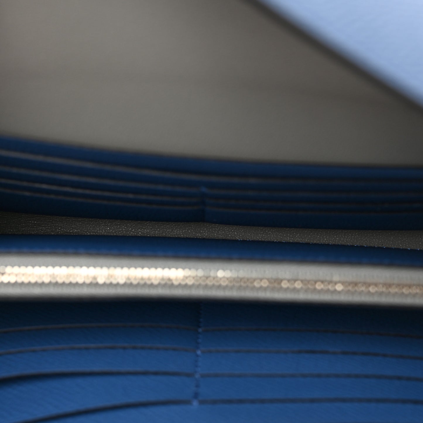 Epsom Constance Verso Long Wallet Bleu Agate Gris Mouette