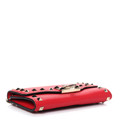 Valentino Garavani Pebbled Calfskin Rockstud Flip Lock Wallet On Chain Rouge Pur 3 of 4