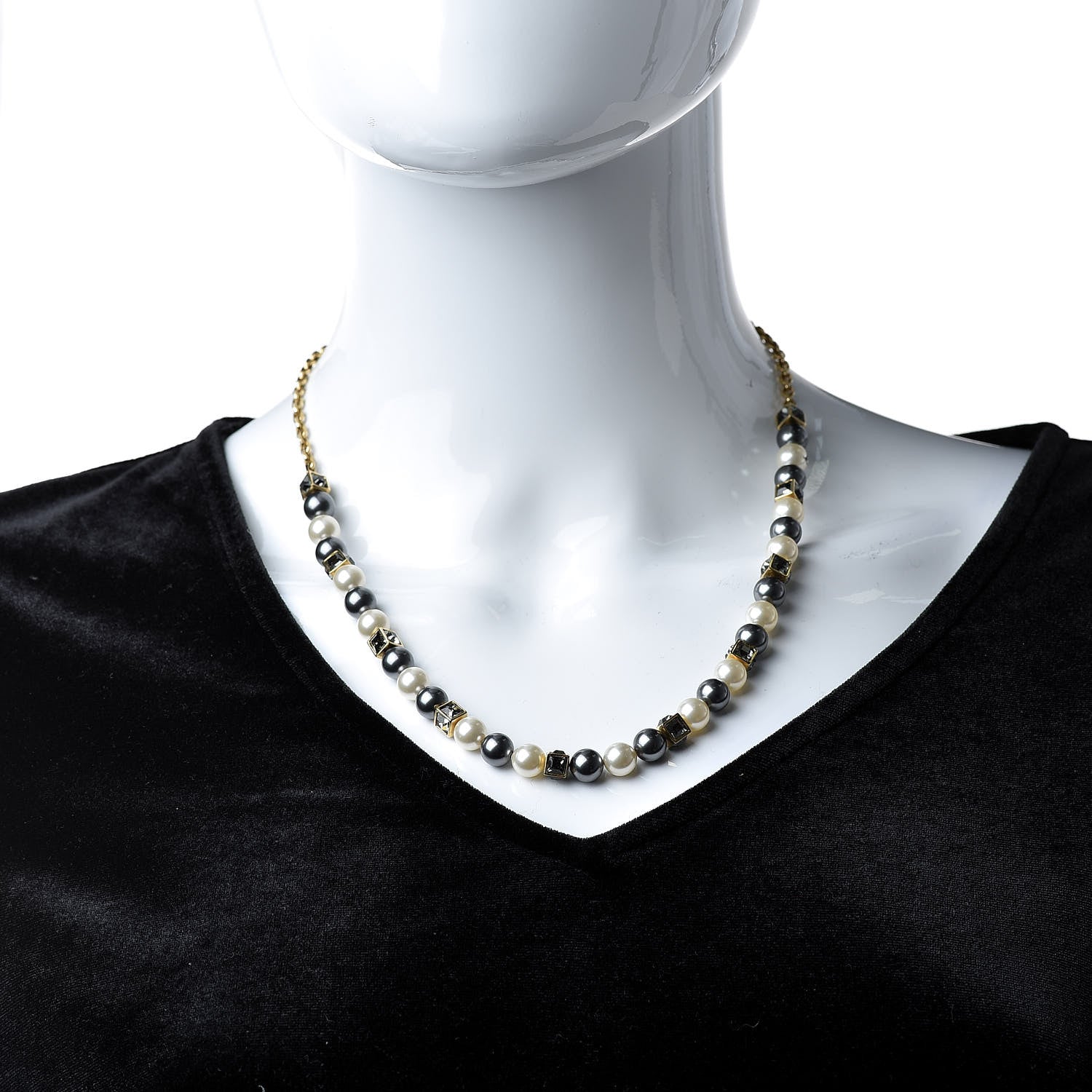 Louis Vuitton Pearl Crystal Cry Me A River Short Necklace 2 of 6