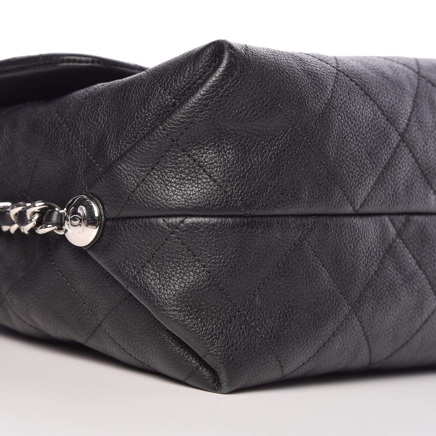 Grained Calfskin Stitched Medium Braided With Style Flap Black