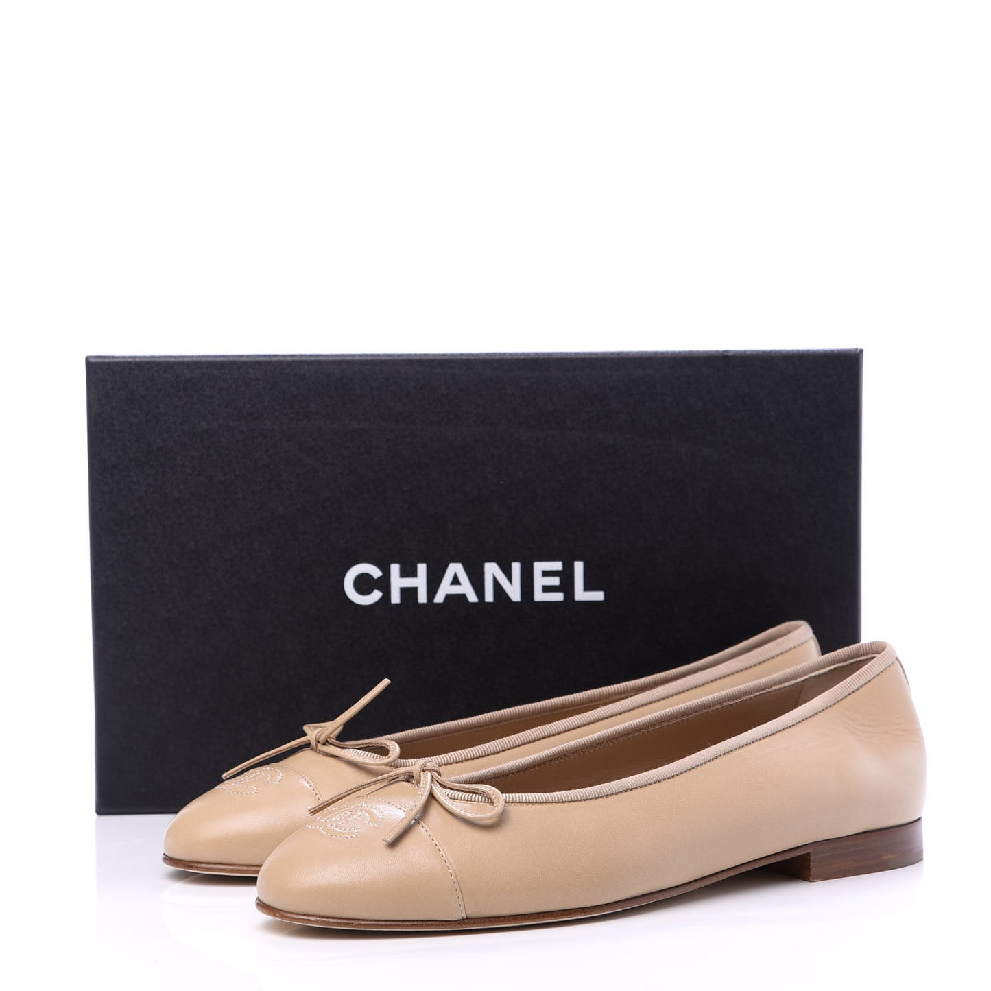 Lambskin Cap Toe CC Ballerina Flats 39 Beige