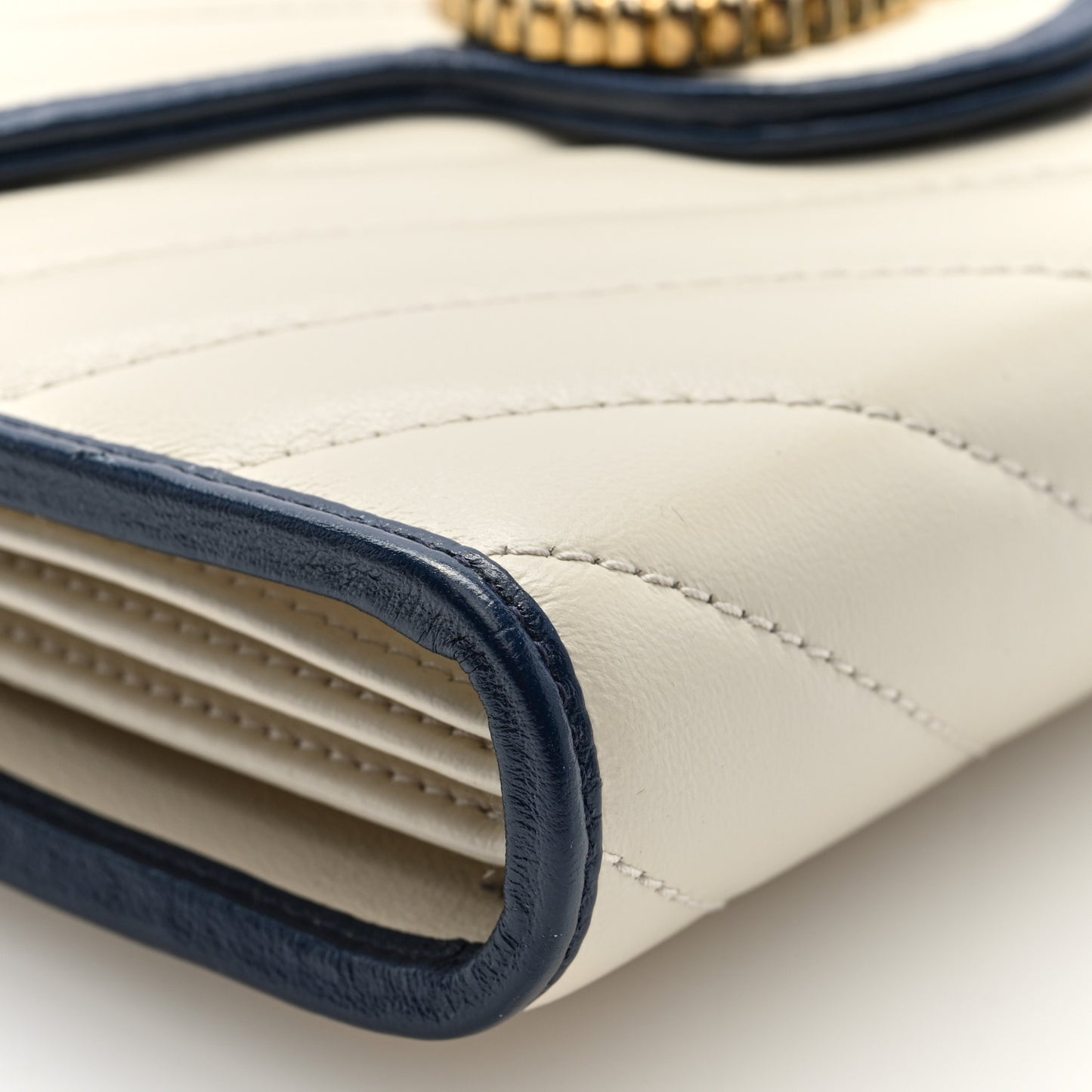 Vintage Effect Calfskin Matelasse Diagonal Torchon GG Marmont Chain Wallet Mystic White Blue Agata