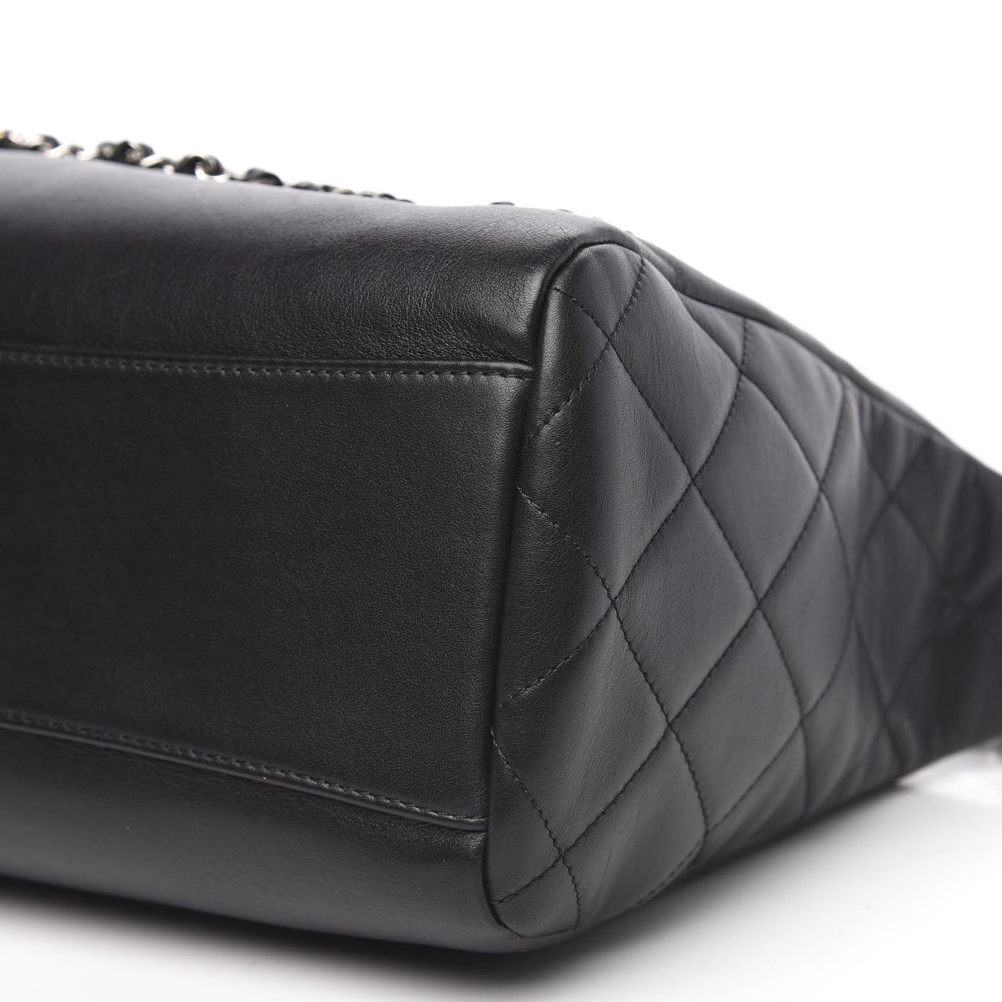 Calfskin Chain 20s Signature Hobo Black