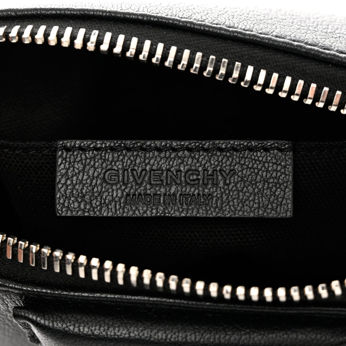 Sugar Goatskin Small Antigona Beauty Wristlet Black