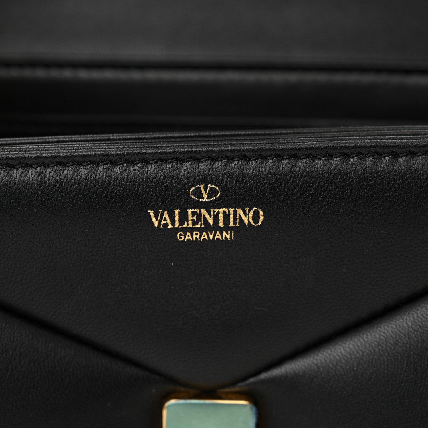 Valentino Garavani Nappa One Stud Chain Clutch Black 6 of 10