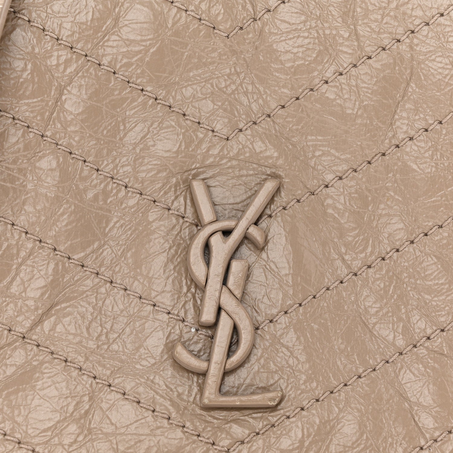 Saint Laurent Crinkled Calfskin Matelasse Monogram Niki Chain Wallet Dusty Grey 8 of 11