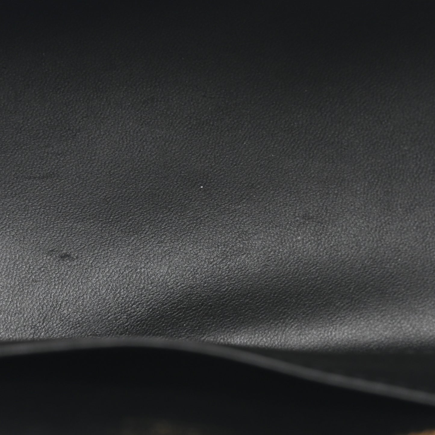 Lambskin Malletage Alma BB Black White