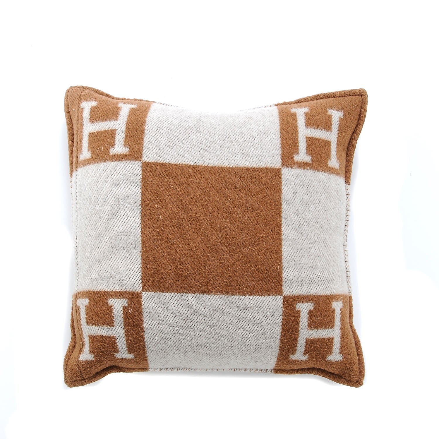 エルメス　クッションカバー　キャメル　45×45　チェック Hermes Wool Cashmere Avalon Pillow PM Ecru Camel 272647 – FASHIONPHILE