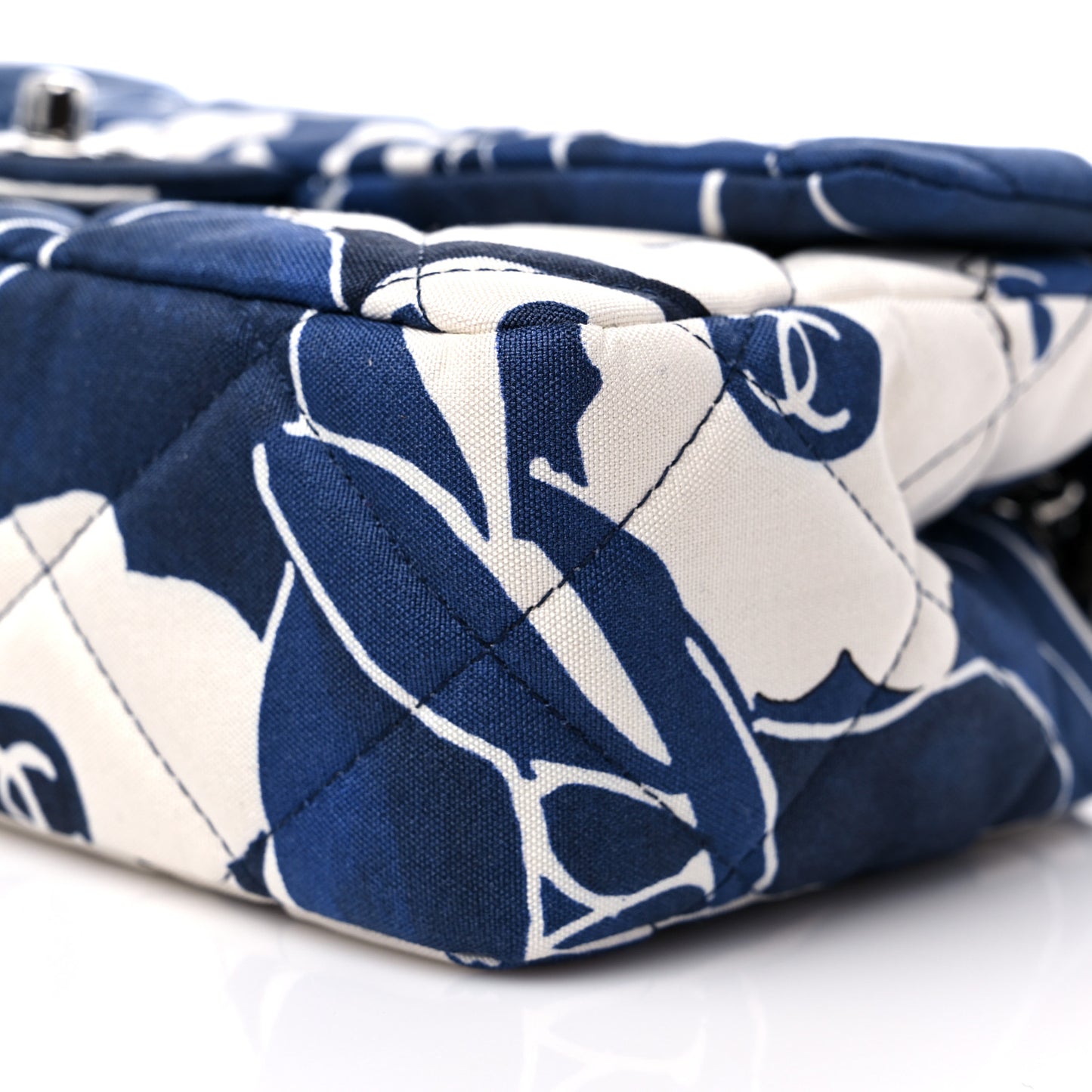 Floral Printed Silk CC Medium Single Flap Navy Blue White